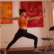 Profe de hatha yoga yoga terapéutico y yoga oncologico en madrid